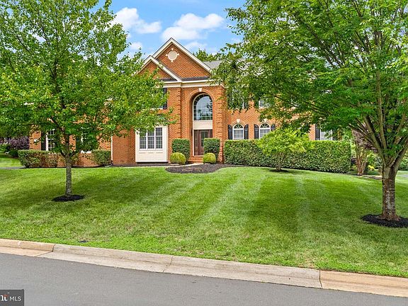 5th image of 43864 Ashlawn Ct