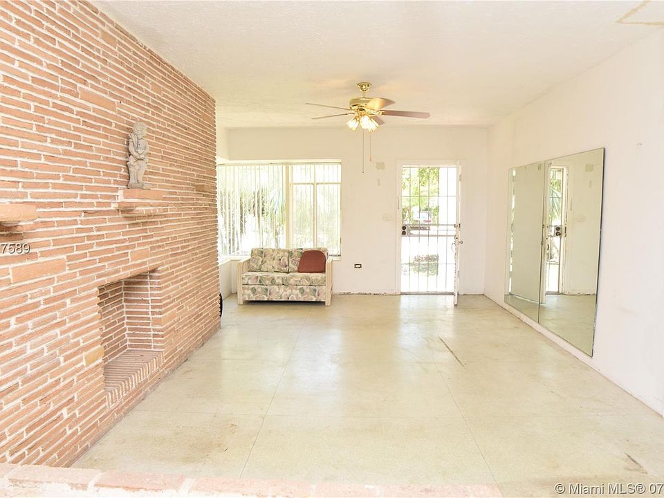 2nd image of 624 Surfside Blvd