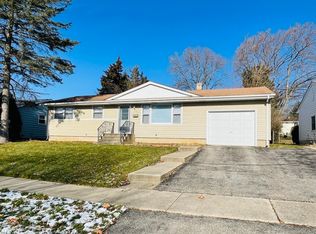 110 W James Way, Cary, IL 60013