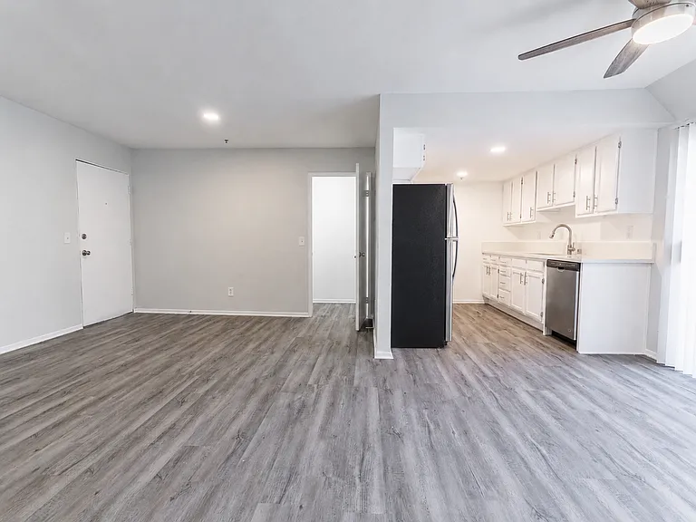 4444 Ensign Avenue — Photo 30