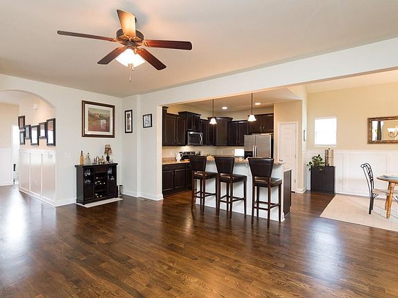 5th image of 7621 Kemberton Dr E