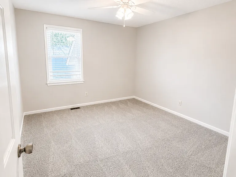 233 Conrad Cir — Photo 9