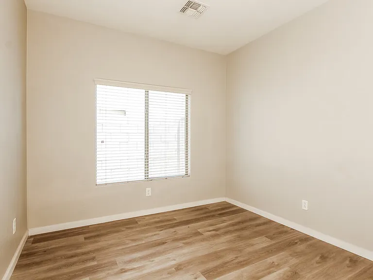 7154 W Globe Ave — Photo 11