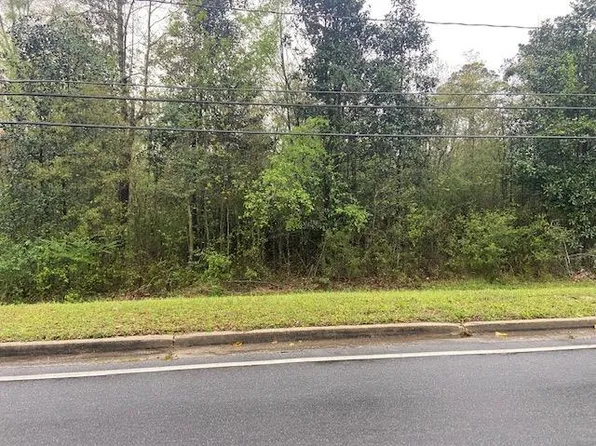 924 Wayne St, Waynesboro, MS 39367