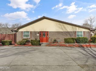 144 Golfcrest Ln, Oak Ridge, TN 37830