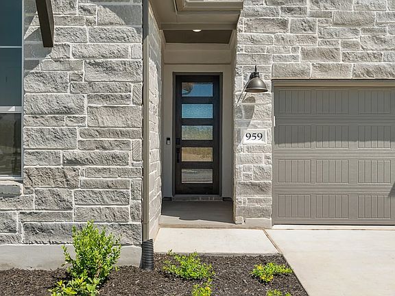 Exterior Style E
