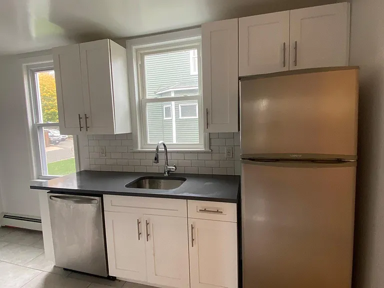 75 S Woodside Ave #1 — Photo 2