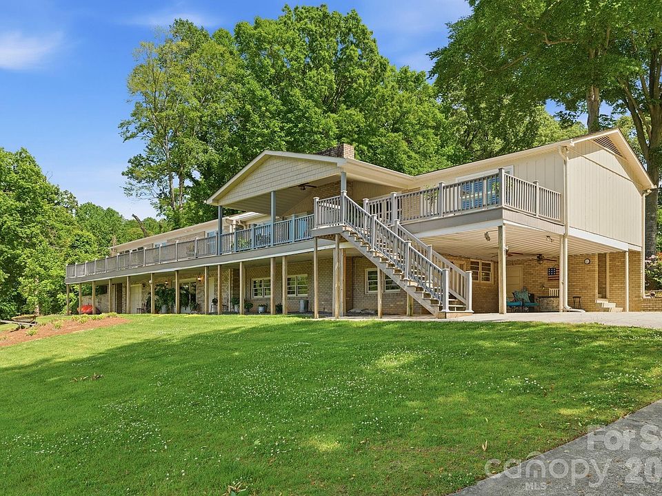 1st image of 120 Shady Cove Rd