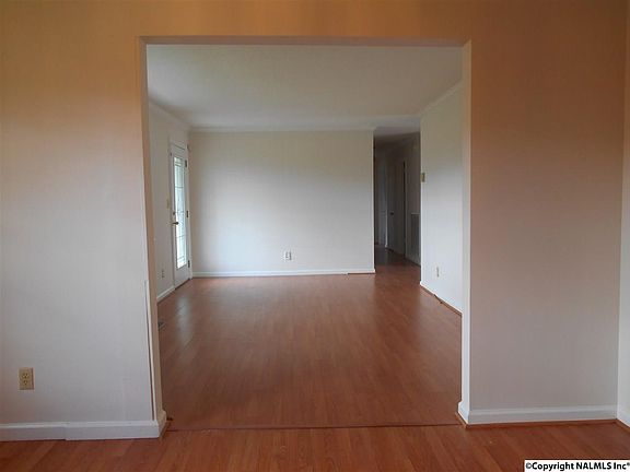 4th image of 165 Glenview Dr