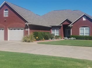 900 Lakeview Dr, Cushing, OK 74023