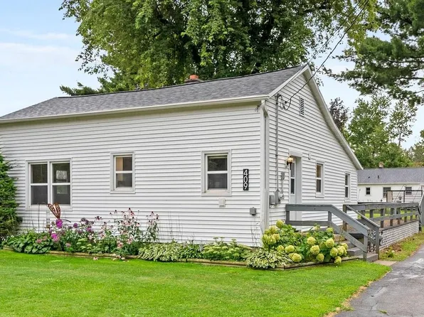 409 E Alfred St, Weyauwega, WI 54983