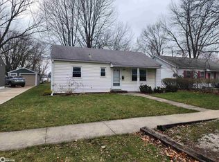1102 S 3rd St, Fairfield, IA 52556