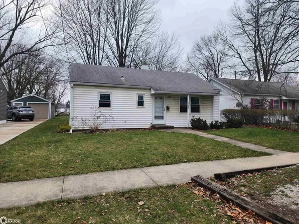 1102 S 3rd St, Fairfield, IA 52556