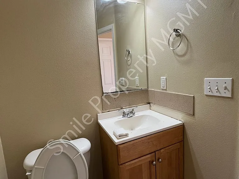 13424 SE Division St — Photo 4
