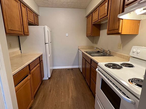 3rd image of 3535 Golden Meadows Ct