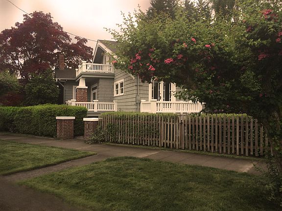 3rd image of 886 E Gwinn Pl