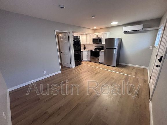 2nd image of 4160 Folsom Ave #E