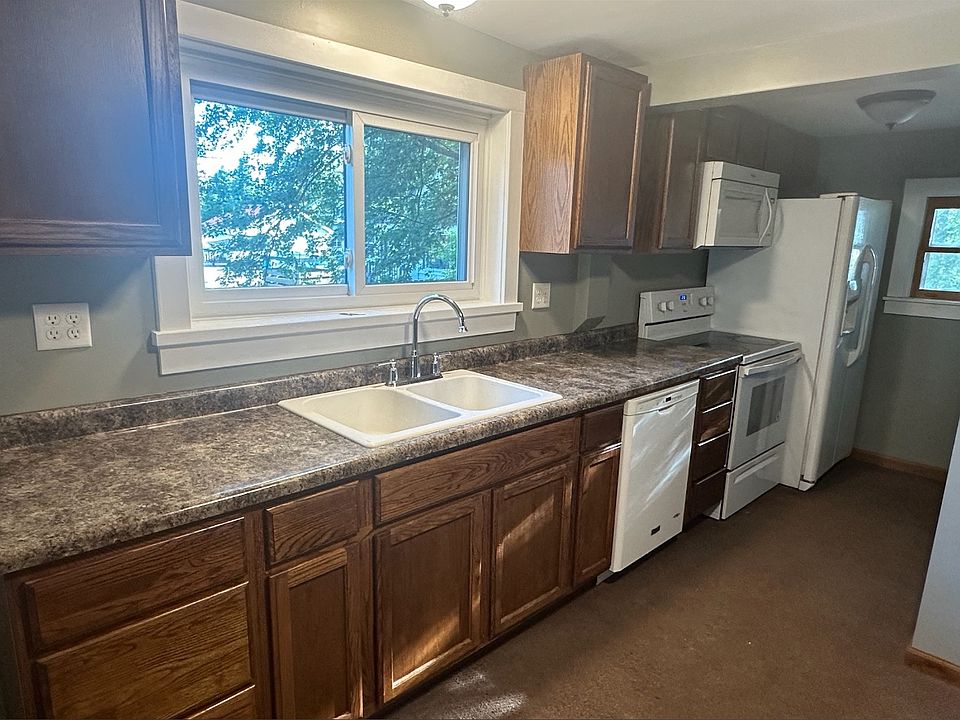 2nd image of 2305 Presque Isle Ave #1