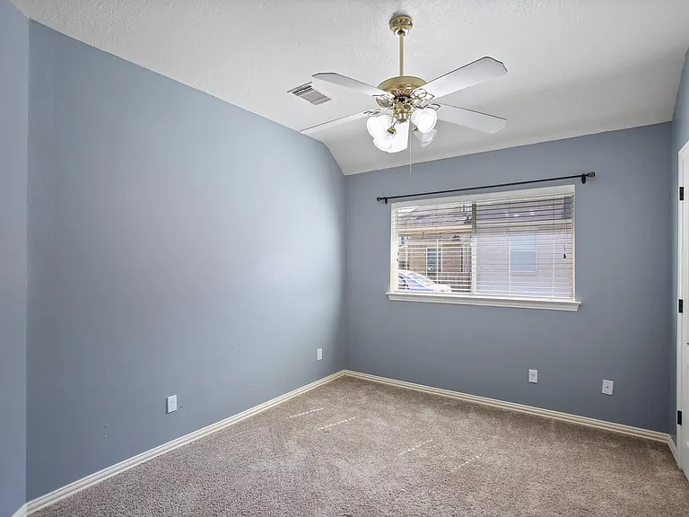 8305 Spinnaker Bay Ln — Photo 16