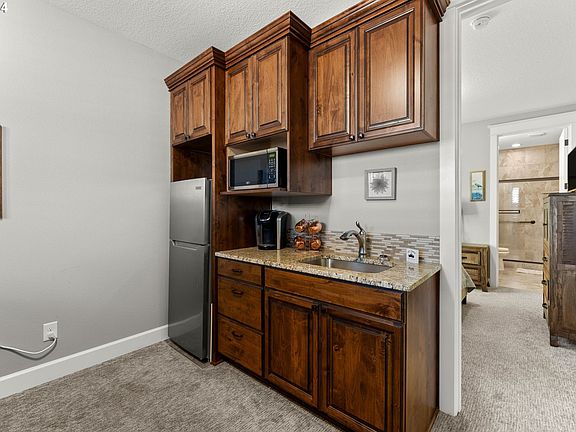 5th image of 5807 NE 130th St