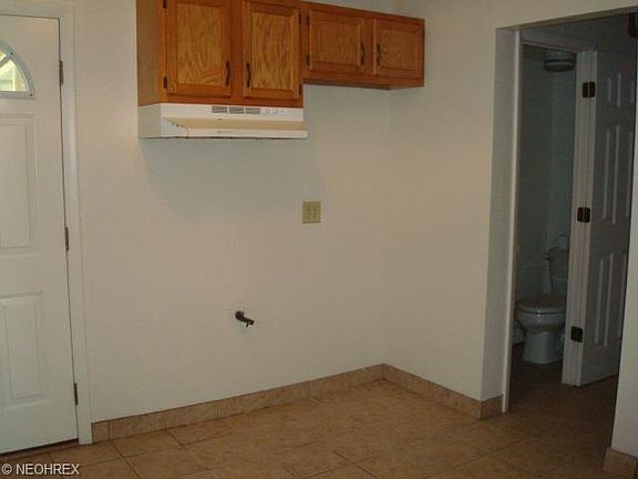 3rd image of 23930 Banbury Cir APT 1