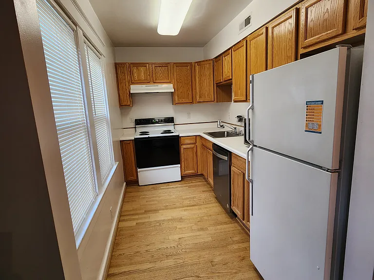1533 N Colonial Ter #C — Photo 16
