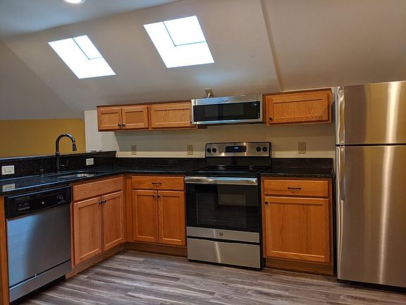 2nd image of 116-118 E Dayton St #12810348