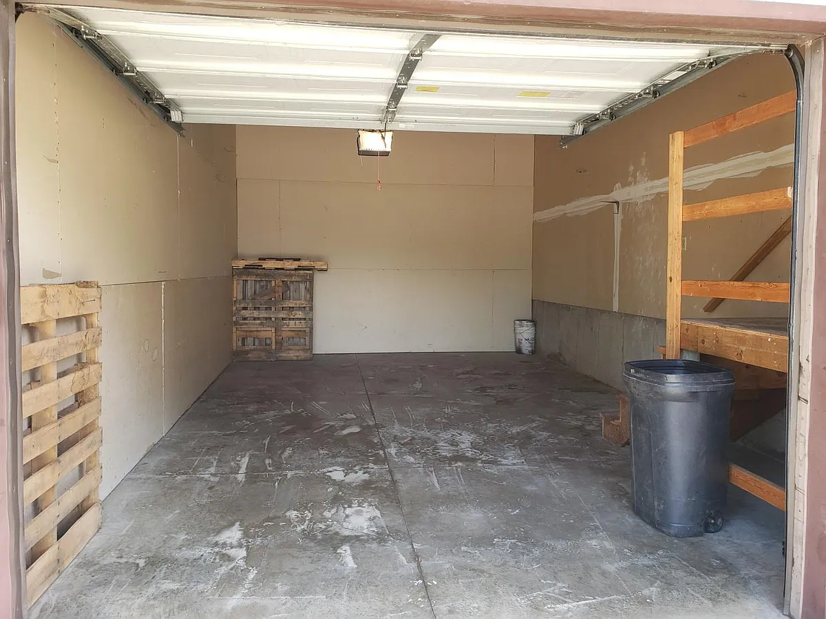 Building Photo - 206 Park Ave #B