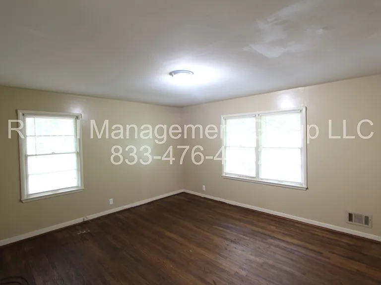 533 Jalna Rd — Photo 10