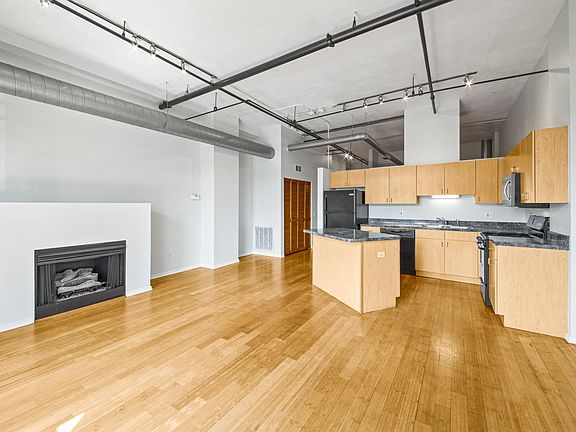 5th image of 2024 S Wabash Ave APT 205