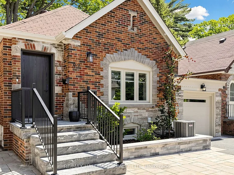 87 Fallingbrook Rd — Photo 2