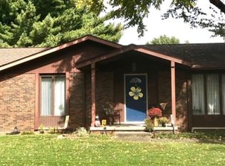 217 Quarterstaff Rd, Springfield, IL 62704