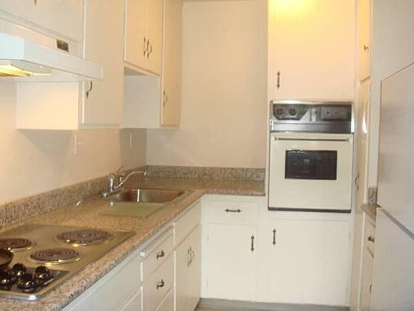 2nd image of 1091 Roewill Dr APT 2