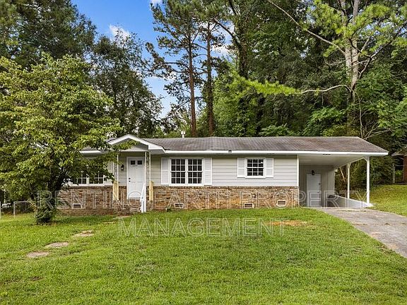 3rd image of 2537 3rd St NE