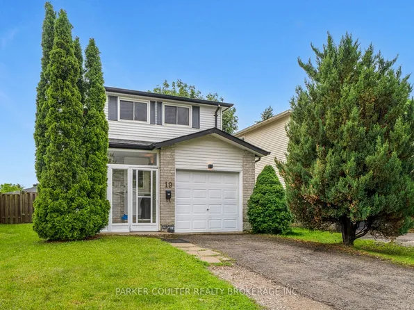 19 Corbett Dr, Barrie, ON L4M 5T1