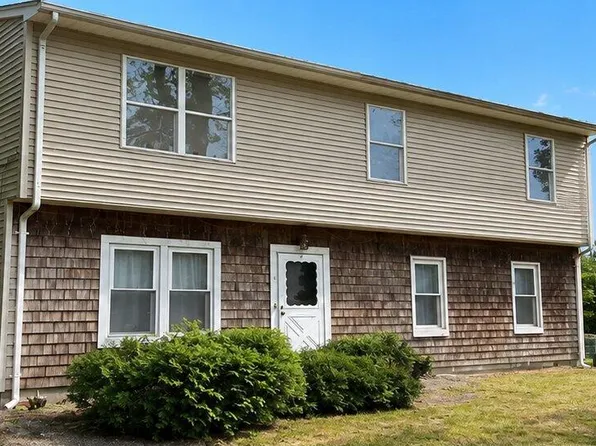 7 Gaynor Road, Centereach, NY 11720