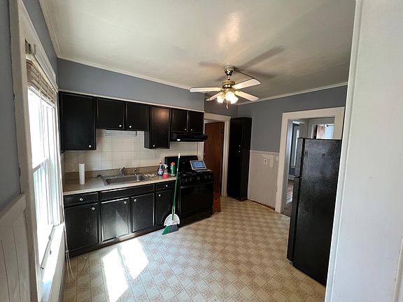 5th image of 707 Dewitt St
