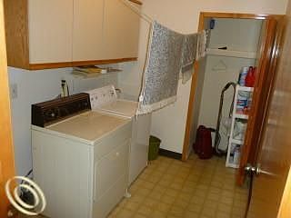 5th image of 14919 Dover Ct