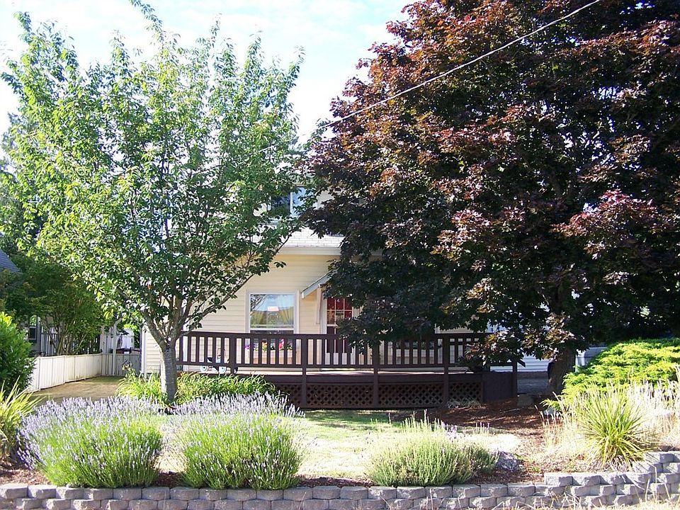 2nd image of 2136 Sunset Ln