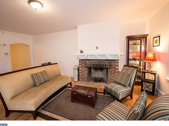 5th image of 276 W Harvey St