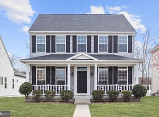43010 Tippman Pl, Chantilly, VA 20152