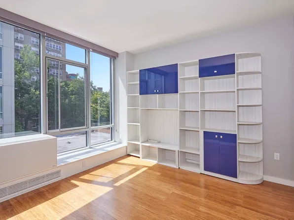 3751 Riverdale Avenue image 7 of 27