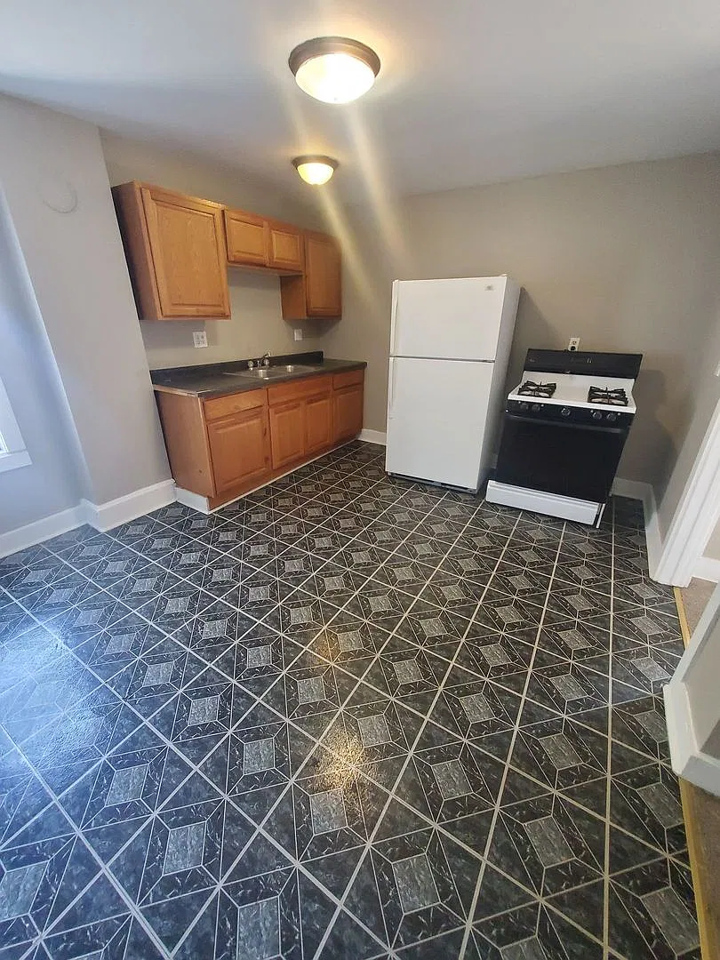 238 N 36th St - 3529 W Mt Vernon Ave (Duplex) — Photo 2