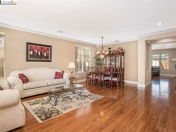 5th image of 329 Fareham Ct
