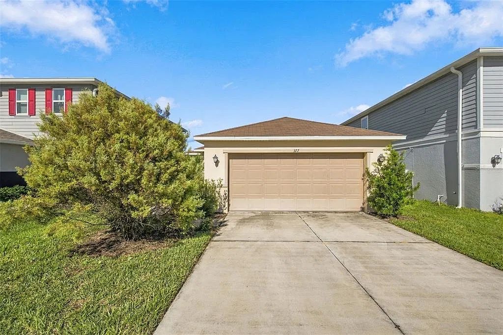 3 bed, 2.0 bath, 1524 sqft, $2,000 — Photo 1