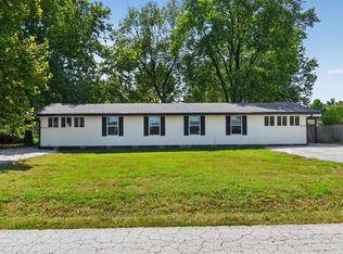 812 E Lindon St, Bolivar, MO 65613