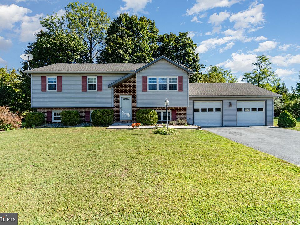 1st image of 46 Wooded Run Dr