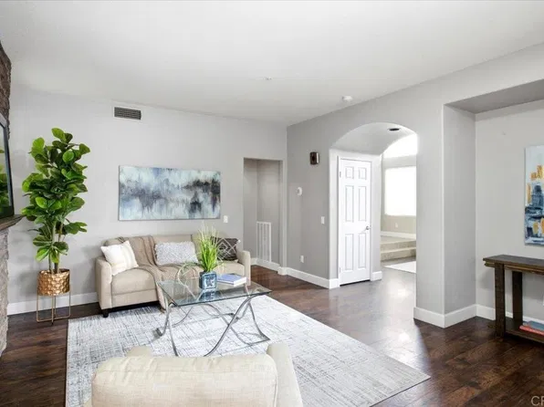 2043 Dawn View Gln, Escondido, CA 92026
