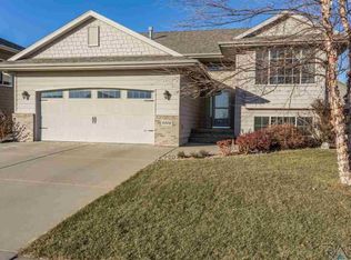 8908 W Norma Trl, Sioux Falls, SD 57106