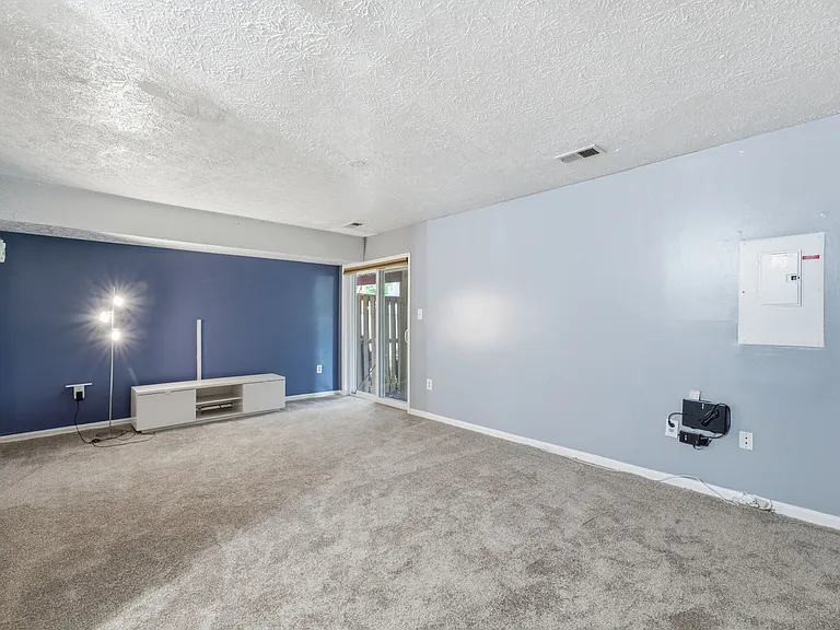 10703 Campus Way S — Photo 28